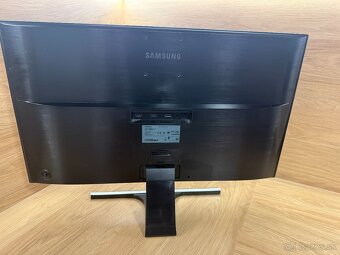 Predám 4K monitor 28" Samsung - 6