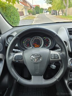 Toyota RAV4 2.0 benzín 2WD 9/2011 pôvod SR - 6