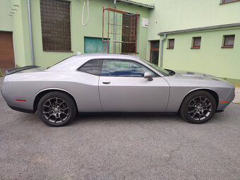 Prenájom Dodge Challenger V6 4x4 - 6