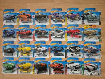 Hot Wheels autíčka mix - 6