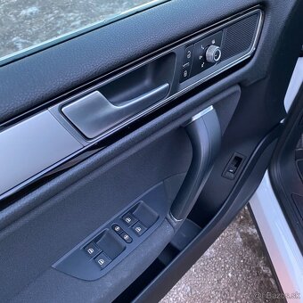 VW Touareg 2017 193kW - odpocet DPH, 212 tis. km - 6