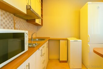 PNORF – Svetlý 1-izbový byt s pivnicou, Okružná ul., Trnava - 6