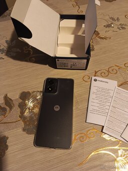 Mobilný telefón Motorola - 6