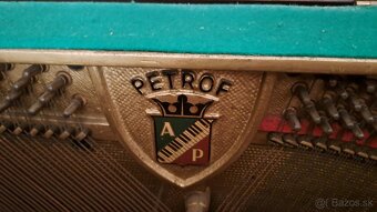 Klavir Petrof - 6