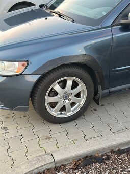 Predám Volvo S40 1.8i - 6