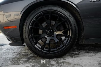 Dodge Challenger - 6