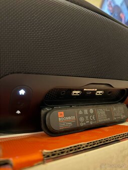 JBL Boombox 1 - 6