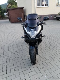 Suzuki GSX1250FA - 6