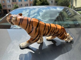 Royal dux tiger - 6
