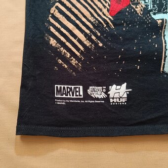Huf x Marvel čierne tričko s veľkou potlačou Spider-man M - 6