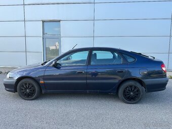 Toyota Avensis 1.6 benzín - 6