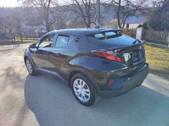 Toyota C-HR 1.8 Hybrid E-CVT rok 2021 - 6
