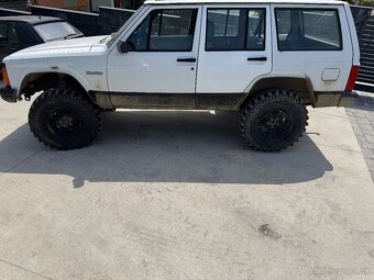 Jeep cherokee xj 2.5i 90kw - 6