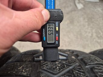 235/55 r17 zimné 4 ks PIRELLI dezén 6,4 - 5,3 mm DOT2020 - 6