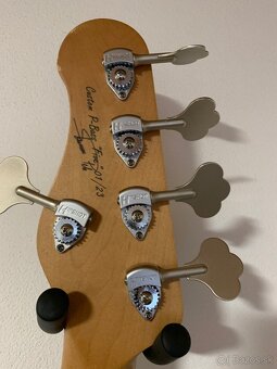 Predam bass gitaru VAN PETER CUSTOM BASS 5 - 6