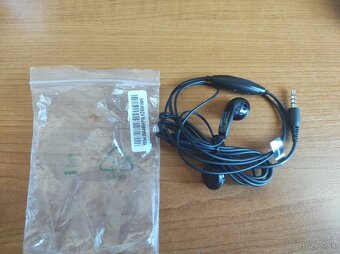 -15-  Mobilné telefóny - príslušenstvo - 6