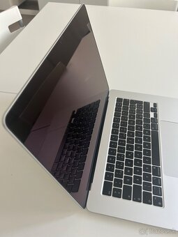 Macbook Air 15” M3 16GB RAM 512GB - 6