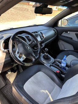 KIA Sportage 1,7 CRDi 2WD Platinum - 6
