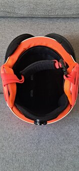 Lyžiarska prilba so štítom - 6