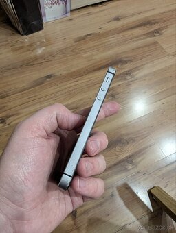 Predam iPhone SE 32 GB - 6