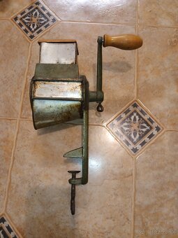 Retro mlynčeky na mäso ovocie - 6