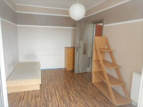 Rezervované - veľký 3-izbový byt s loggiou 75m2, ul.Urxová - 6