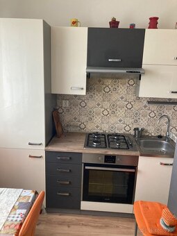 2 izbovy byt s loggiou - 6