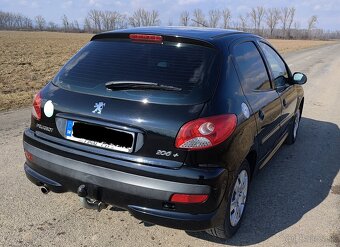 PEUGEOT 206+ 1,4 - 6