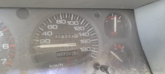 Jeep Cherokee XJ 3 dverové 4.0 manuálna prevodovka - 6