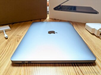 MacBook Pro 13 2020, i5, 16GB, 512GB - 6