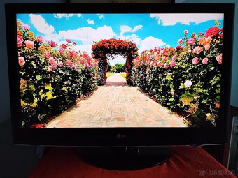 Predám LCD TV LG 42LD420 Full HD - 6