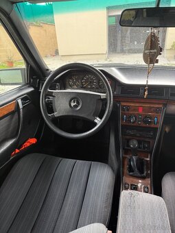 Mercedes W124 200e - 6
