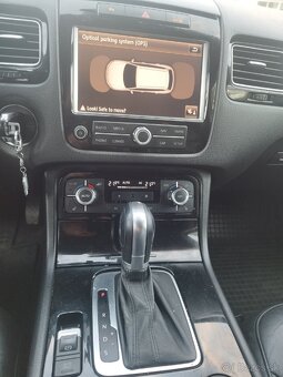 Volkswagen Touareg 3.0 tdi 4x4 - 6