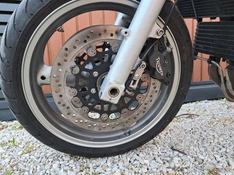 Triumph sprint 955i ST - 6