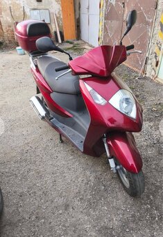 Skúter HONDA DYLAN 150 - 6