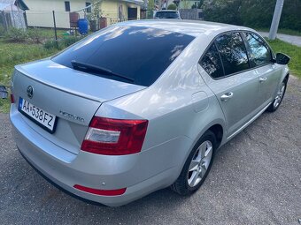 Škoda Octavia 1.6 TDI Elegance Max R.V.2015 - 6