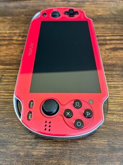 PS Vita 1100 red / black - 6