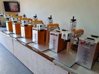 Fiber laser 20W, 30 W a 50W na popis súčiastok kovu plastu - 6