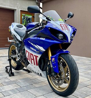 Yamaha R1 Big Bang - 6