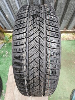 2 ks úplne nových zimných pneu Pirelli Sottozero- 225/60 r17 - 6