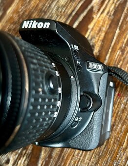 Nikon D5600, 18–140mm VR + 2x batéria a nabíjačka - 6