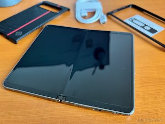 Google Pixel Fold (nejde predná obrazovka) - 6
