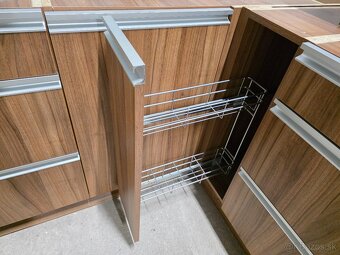 Kuchynská linka se spotřebiči - 6