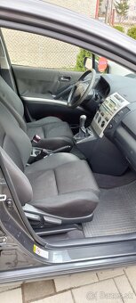 Toyota Corolla Verso 2.2 D-4D - 6