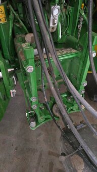 John Deere 6R215 - 6