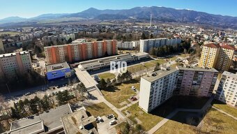 Exkluzívna príležitosť: Dvojposchodová budova s pozemkom v s - 6
