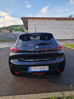 Peugeot 208 - 6