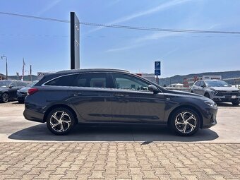 Hyundai i30CW 1.5 T-GDi 118kW mHEV AT7 Family - 6
