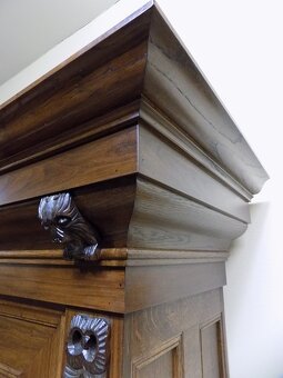 Masívna šatníková skriňa - 6