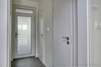 PREDAJ, DOM NA KĽÚČ, Dunajská Streda, 4 izby, pozemok 189 m2 - 6